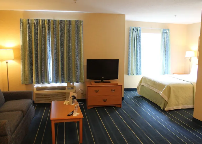 Days Inn & Suites By Wyndham Bridgeport - Clarksburg