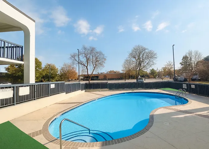Baymont By Wyndham Fayetteville