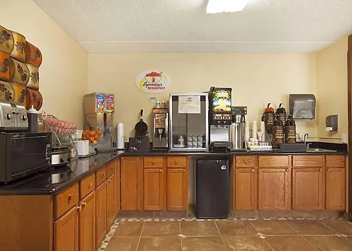 Super 8 By Wyndham West Fargo Main Ave Nd