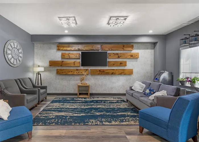 Best Western Plus Lake Dallas Inn & Suites
