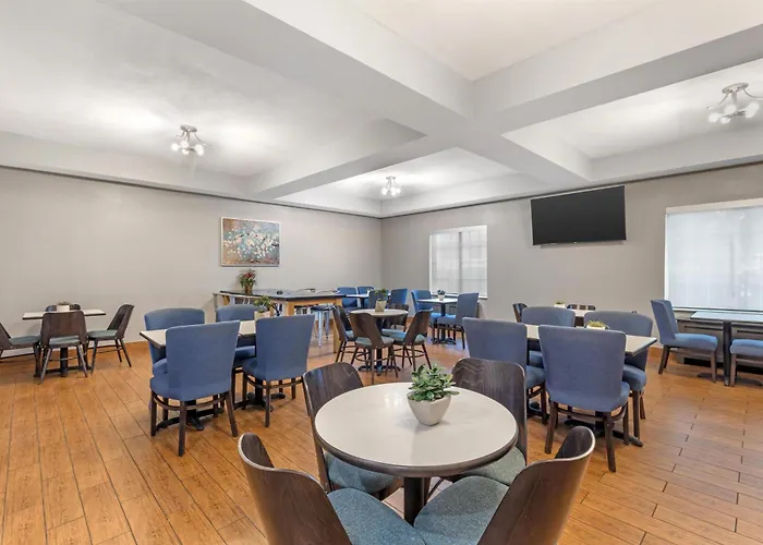 Best Western Plus Lake Dallas Inn & Suites
