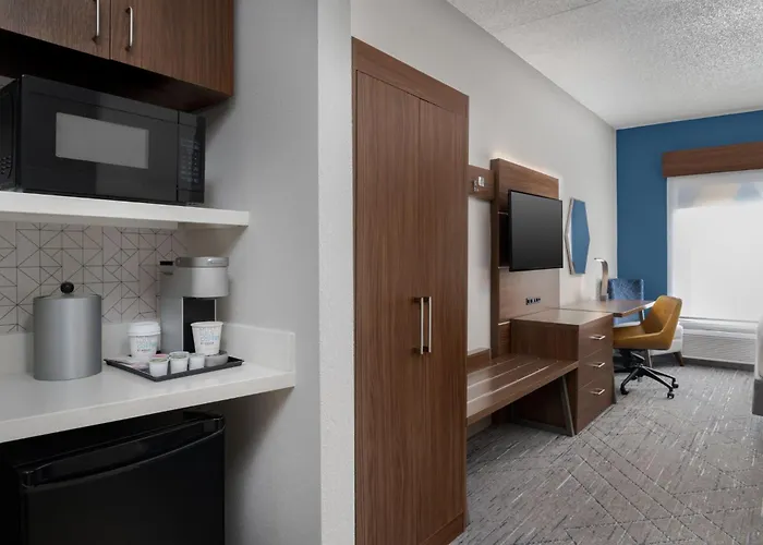 Holiday Inn Express Hotel & Suites Bentonville By Ihg