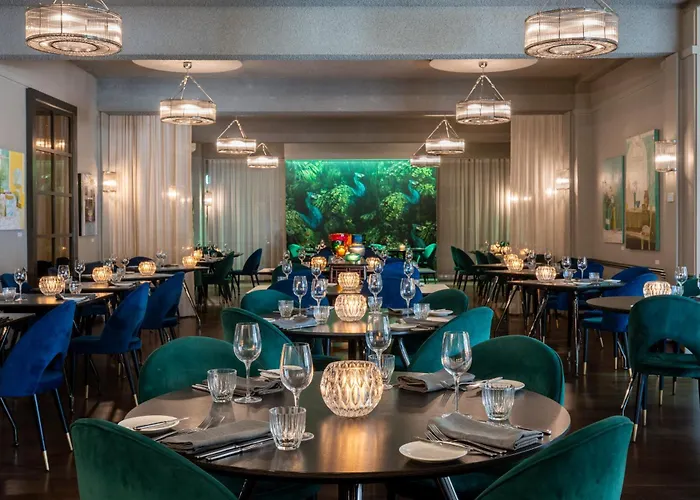The Oriana Orange - Retro Hotel & Resort