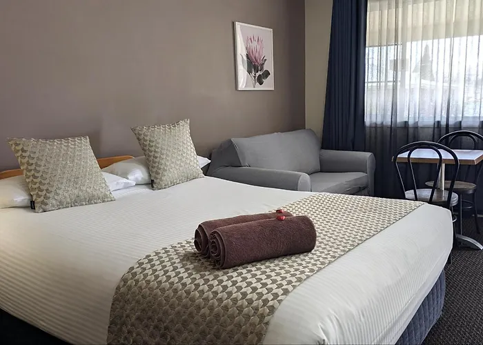 Oberon Motels