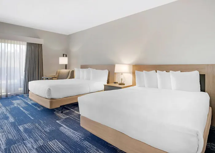Edgewater Inn And Suites, An Ascend Collection Hotel