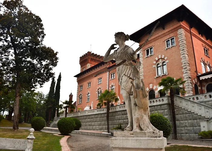 Hotels in Capriva del Friuli