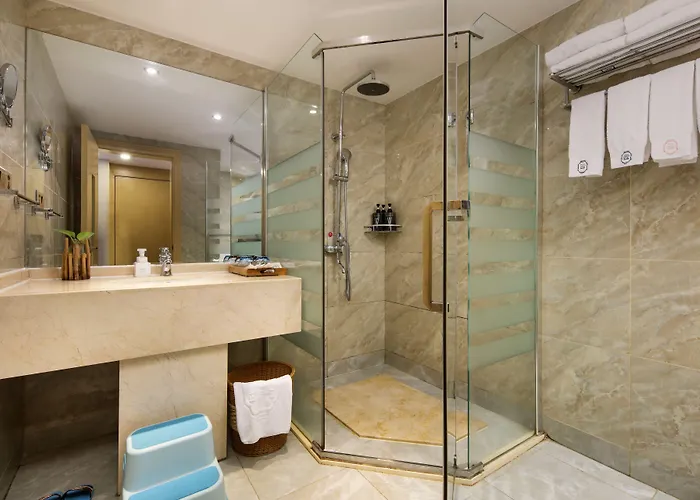 Wing Hotel Guilin- Pedestrian Street