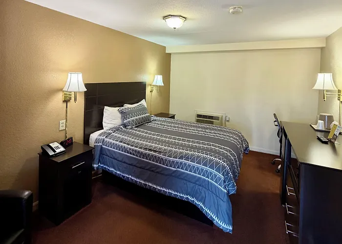 Travelers Inn