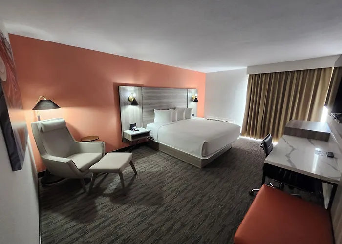 The Grand Inn Peoria
