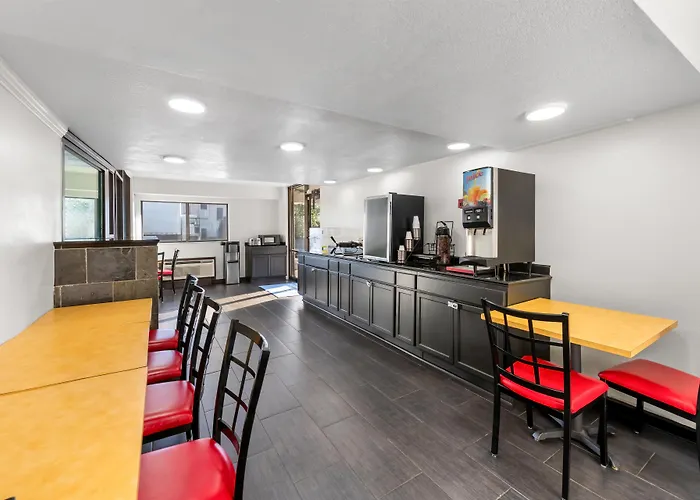 Americas Best Value Inn Kansas City East - Independence
