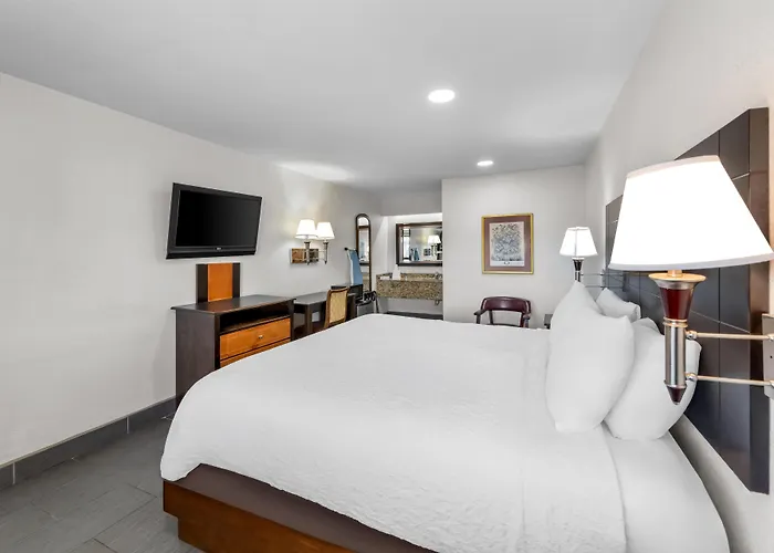 Americas Best Value Inn Kansas City East - Independence