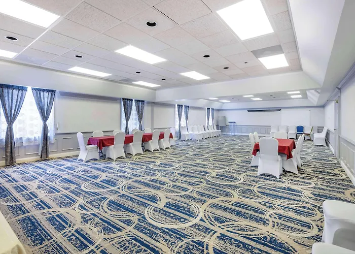 Best Western Spring Hill Inn & Suites