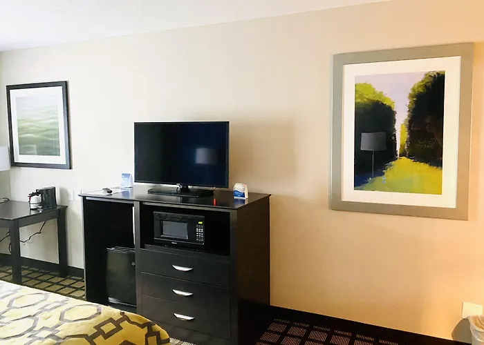 Baymont By Wyndham Latham Albany Airport