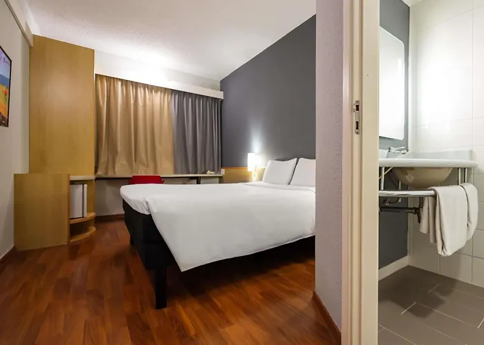 Ibis Santo Andre - Hotel Na Av Industrial E Perto Do Grand Plaza