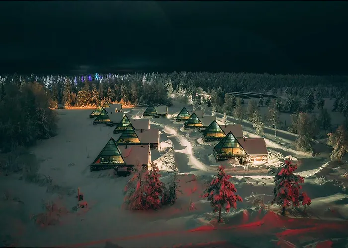 Aurora Pyramid Glass Igloos