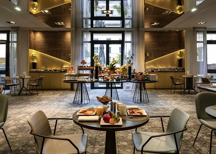 Versailles Hotels