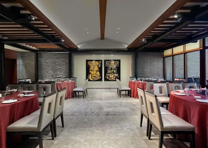 Pullman Oceanview Sanya Bay Resort & Spa
