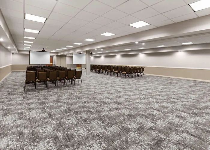 Americinn By Wyndham Mankato Event Center Near Msu