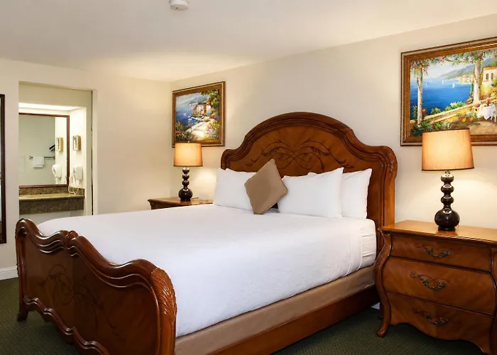 Lompoc Hotels