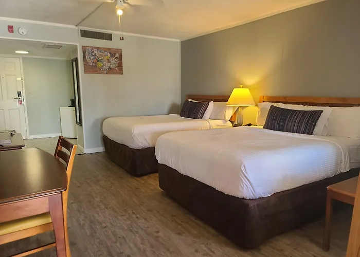 Tiltonlodge Inn & Suites