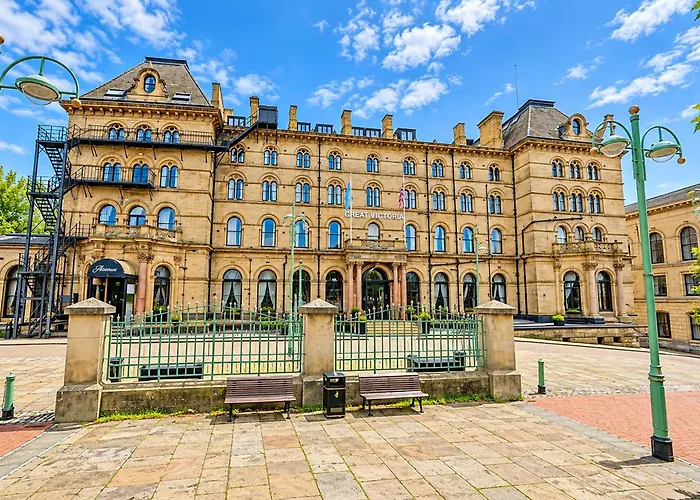 The Victoria Hotel, Bradford By Sunday