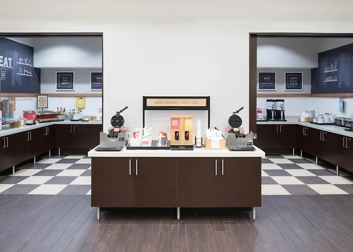 Hampton Inn & Suites Chicago North Shore