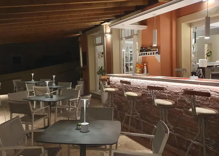 Paleo Inn Hotel