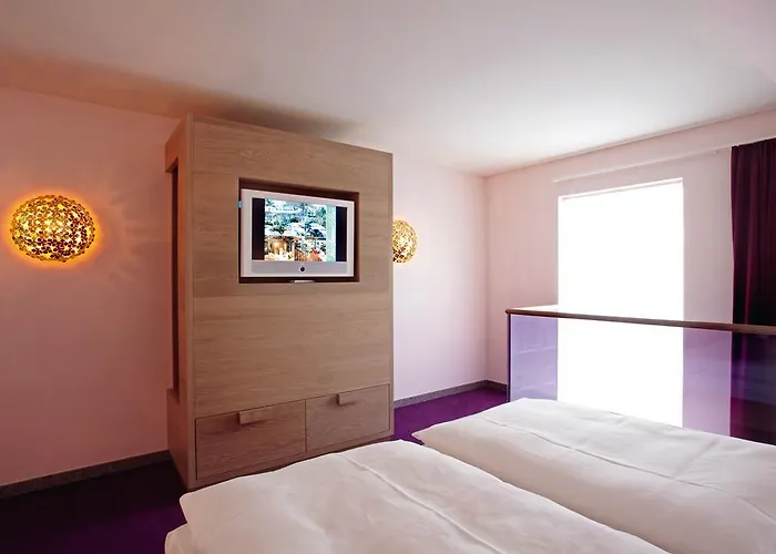 Abito Self-Check-In Suites