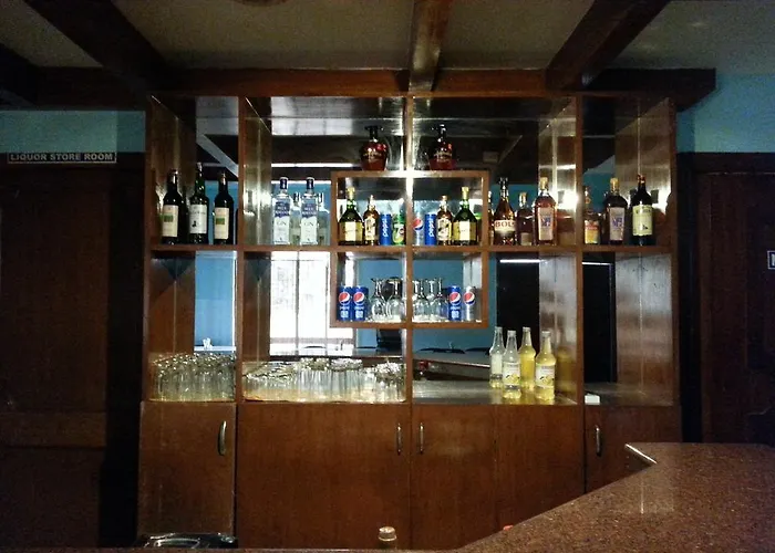 Paramount Inn