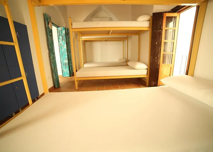 Wake up in Tarifa Hostel&Restaurant Lounge