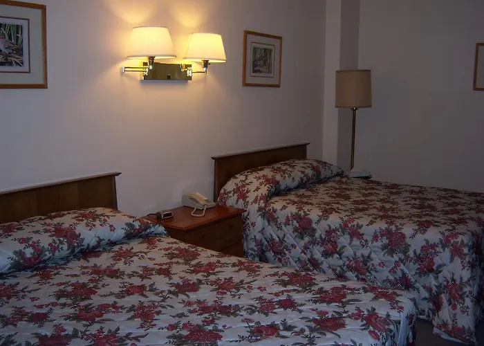 Travelers Inn Motel - Eagle River Downtown