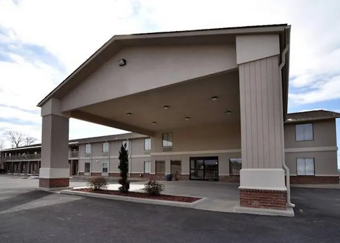 Econo Lodge Inn & Suites