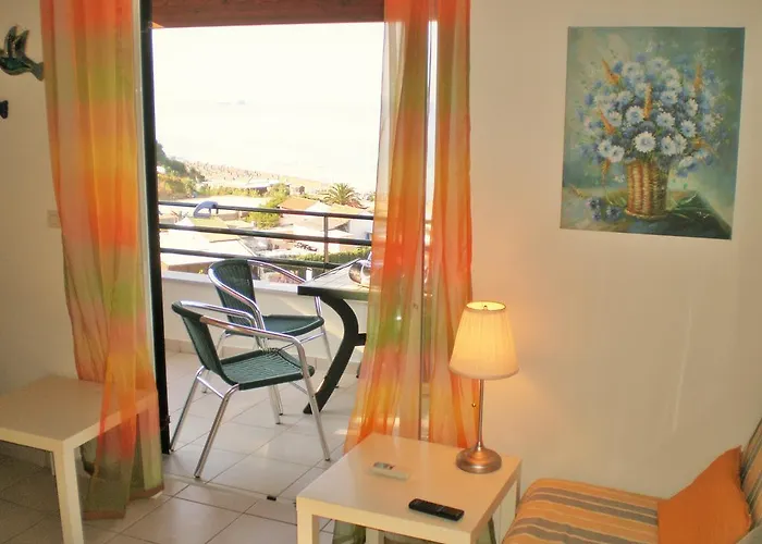 Menigos Resort - Moon River - No 168