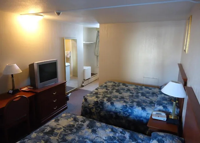 Canadiana Motel