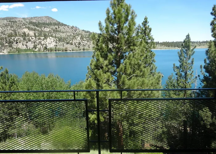 Boulder Lodge