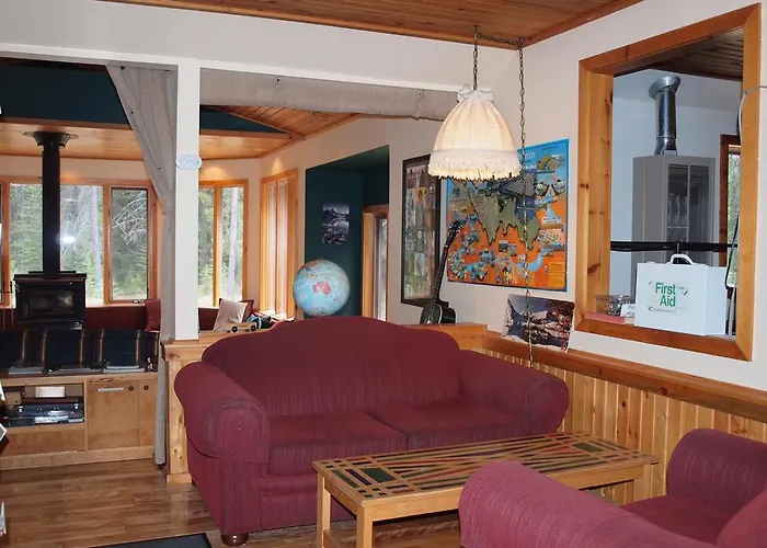 HI Castle Mountain - Hostel