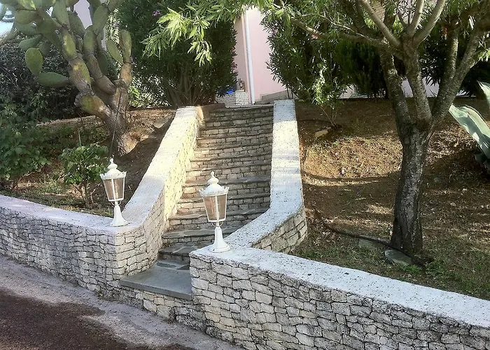 Appart F3 Dans Villa Elofred