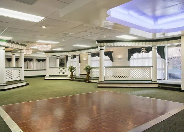 Ramada By Wyndham Roanoke