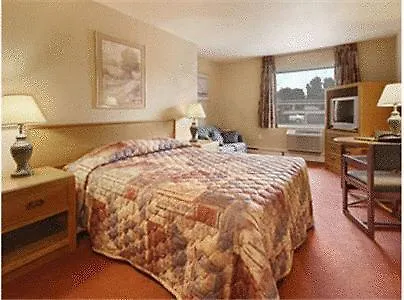 Super 8 By Wyndham Kingston