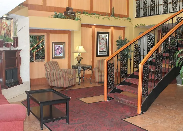 Bays Inn And Suites Baytown