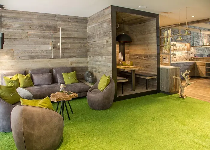 Aurina Lodges