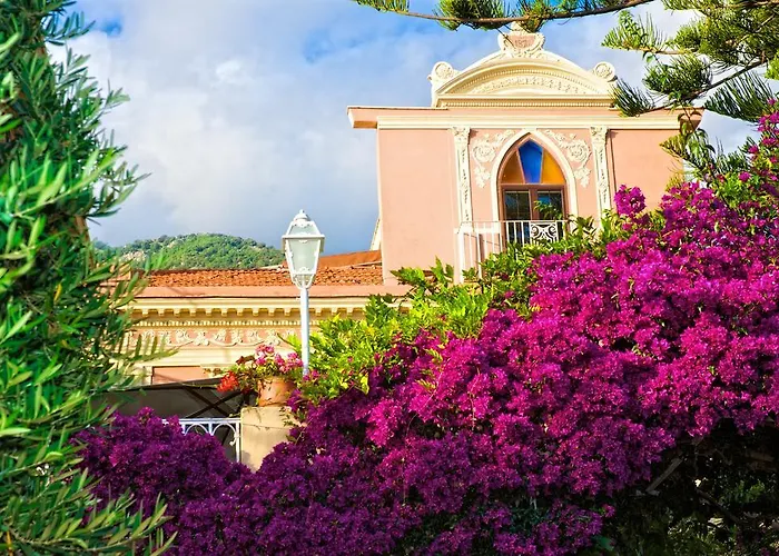 Romantic Hotel & Restaurant Villa Cheta Elite