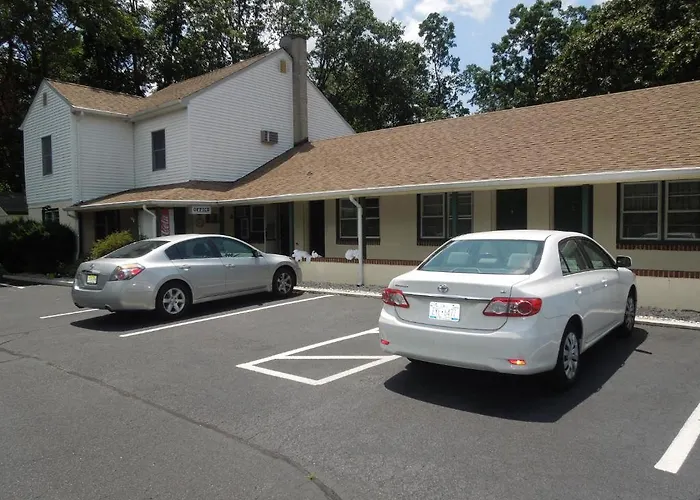 Shore Hills Motel