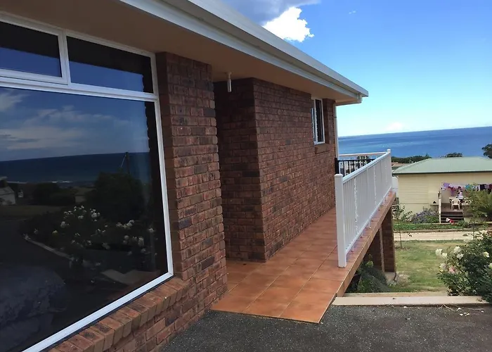 Penguin Seaside Homestay
