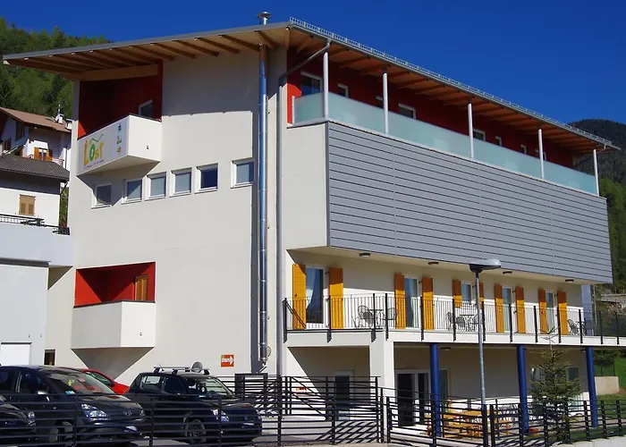 Hostel L'Ost - Ostello di Grumes