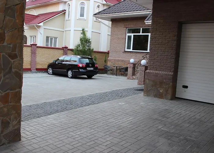 Hotel Barin House Готель С Бомбосховищем