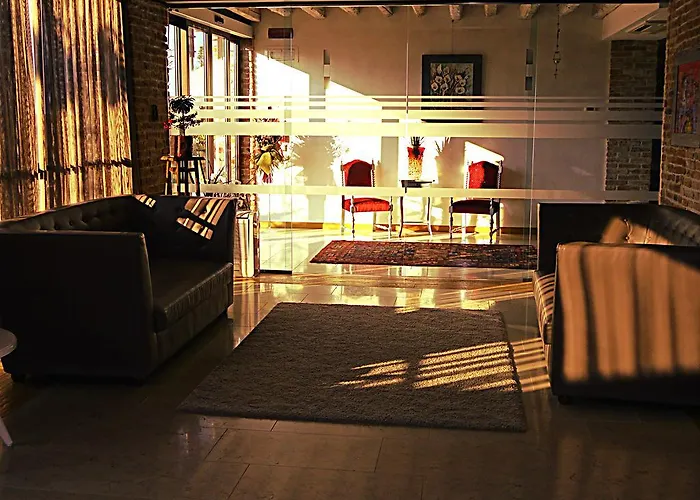Hotels in Mira