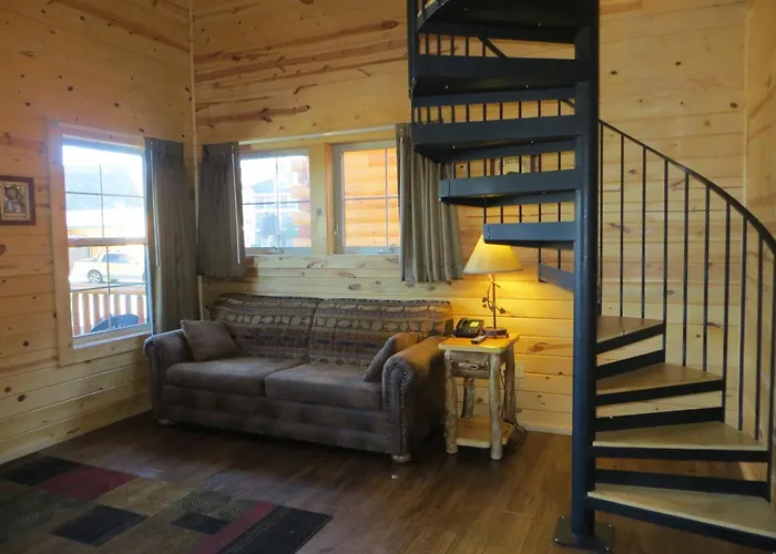 Cabins Of Mackinac & Lodge