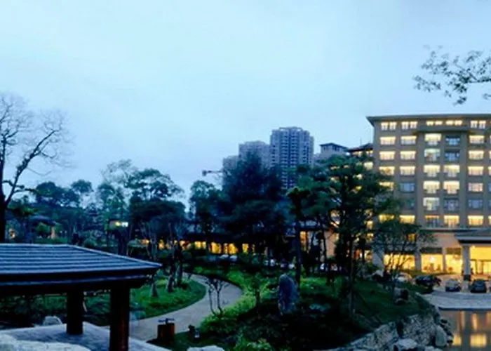 Tan Mu Lin Celebrity City Hotel