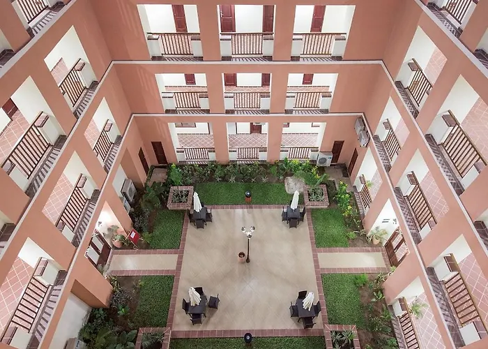 Raphael'S Hotel